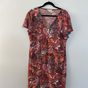 Prelude Bright Paisley dress with flowy sleeve and gold front zipper.  Size XL
